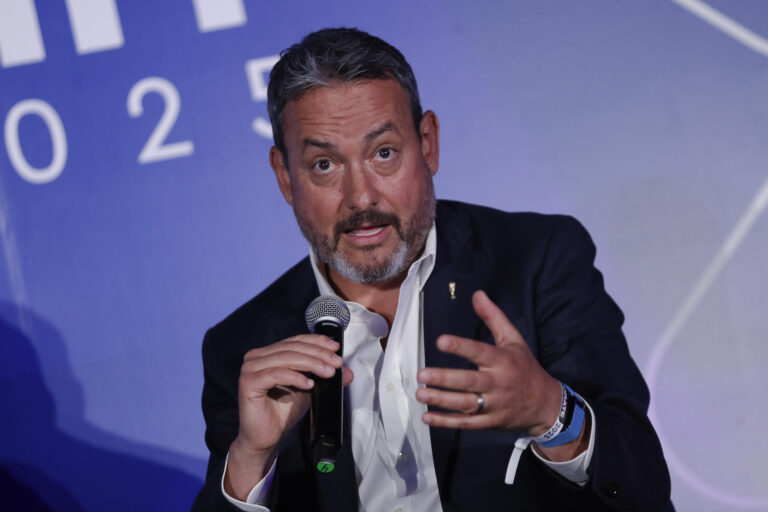 Ejecutivo de FIFA dice que en el Mundial llegarán 5.5 millones de turistas más a México