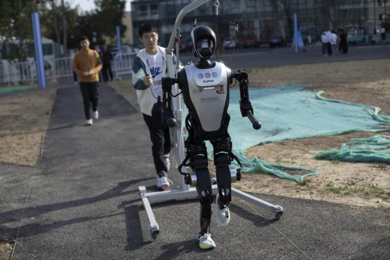 Robots al trote: así avanza China hacia una convivencia tecnológica cotidiana