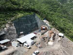 SOP-046-2025.-Americo-Villarreal-impulsa-infraestructura-verde-concreto-ecologico-y-reforestacion-en-carretera-Mante–Ocampo–Tula-1