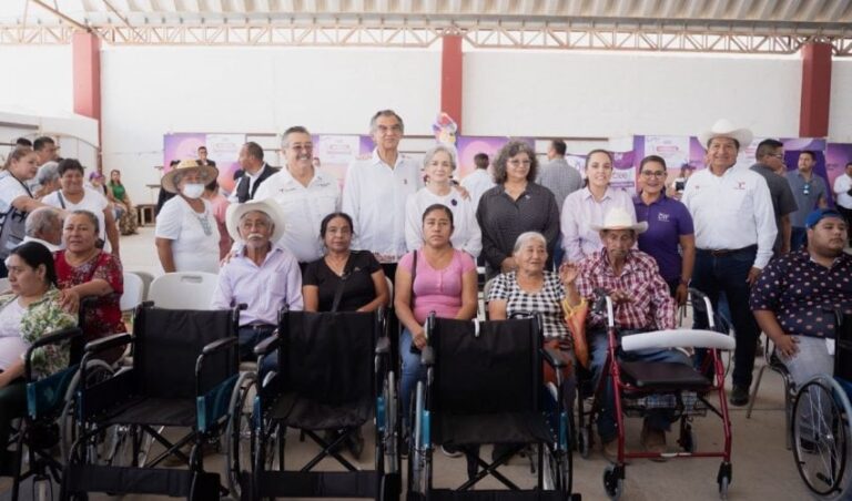 DIF-068-2026.-Americo-y-Maria-de-Villarreal-ponen-en-marcha-los-Corredores-de-la-Salud-2026-4-850x500 (1)