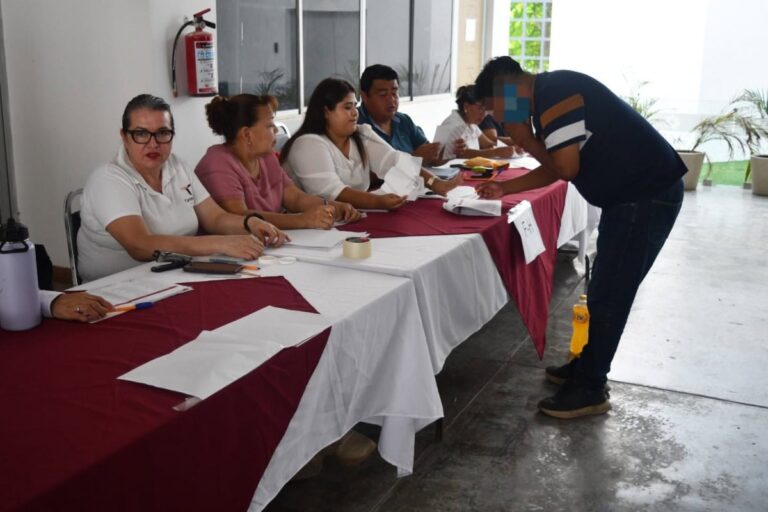 SSP-206-2026.-Inicia-SSPT-entrega-de-becas-para-fortalecer-la-educacion-de-servidores-publicos-y-sus-familias-3